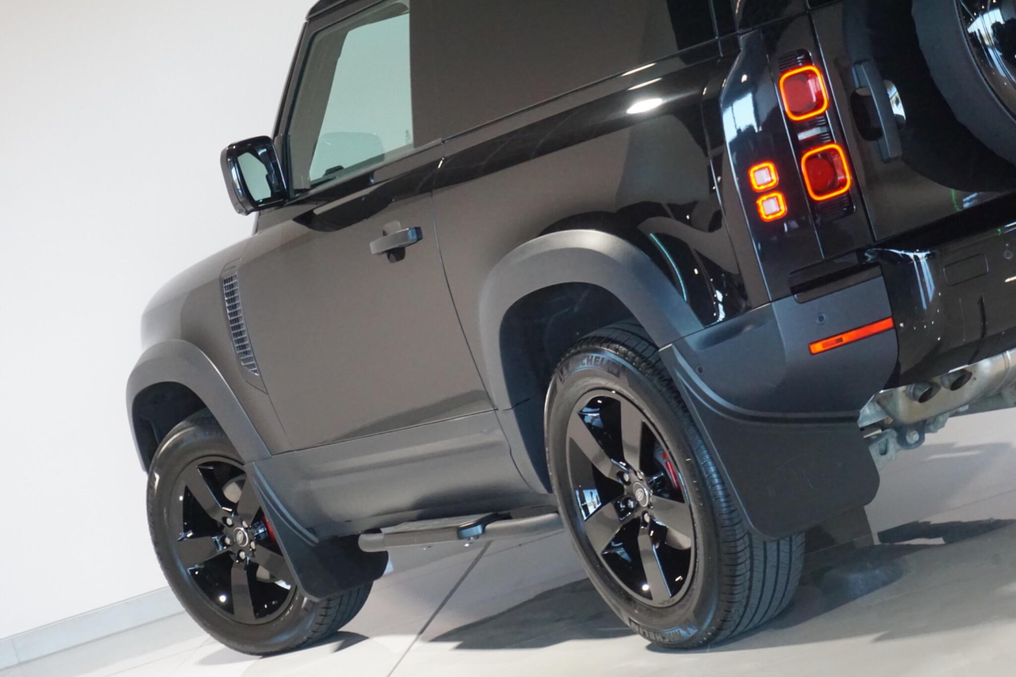 Land Rover Defender 90 3.0 D250 MHEV Hard Top SUV 3dr Diesel Auto 4WD SWB Euro 6 (s/s) (250 ps)
